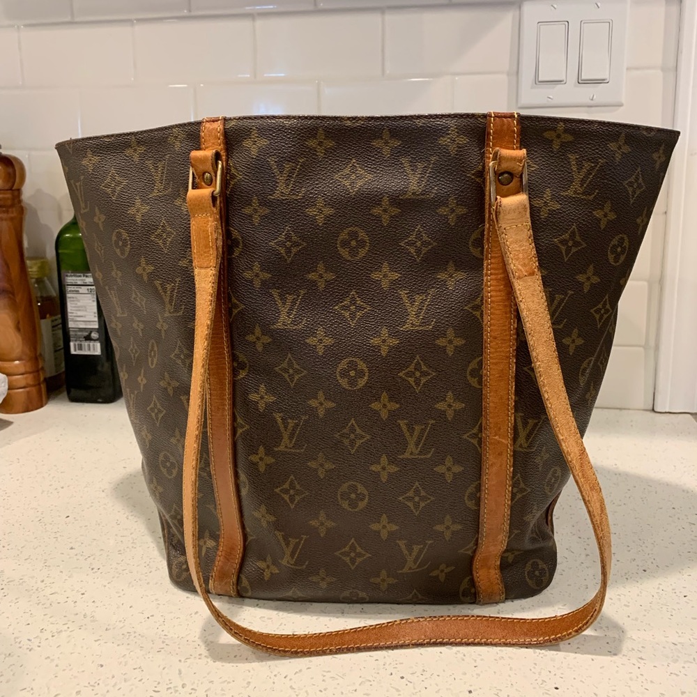 ❌SOLD❌Authentic Louis Vuitton Sac Tote